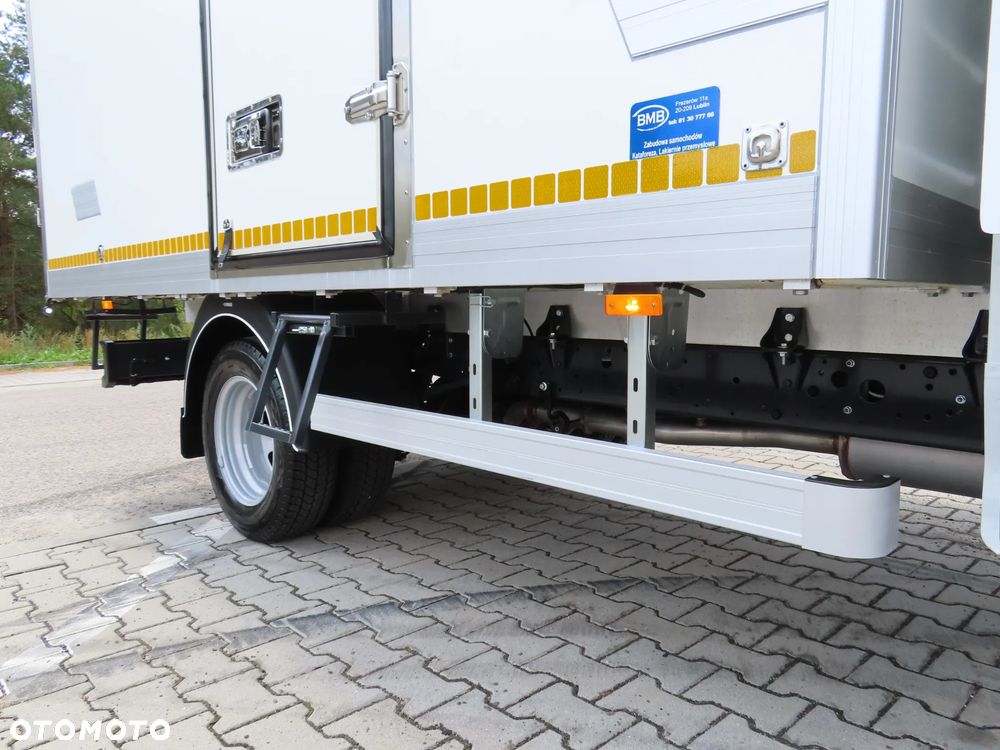 Iveco DAILY 35C16 3.0 HPI Chłodnia 7 E.Palet 3710 mm Dł. WZMACNIANY Agregat Thermo King 0*C Boczne Drzwi Zabudowy DMC 3500 DUŻA Ładowność 1160 Kg Nowe OPONY + Serwis W ASO IVECO Virtual Cockpit Carplay / Android Auto Stan Jak Nowy GWARANCJA Gotowy I Dostępny Polecam - 13