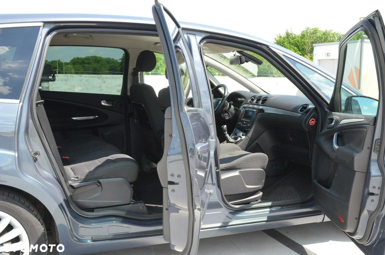 Ford S-Max - 34