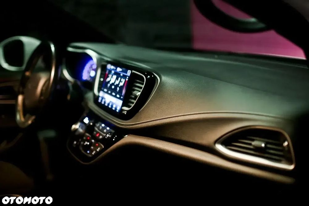 Chrysler Pacifica - 18