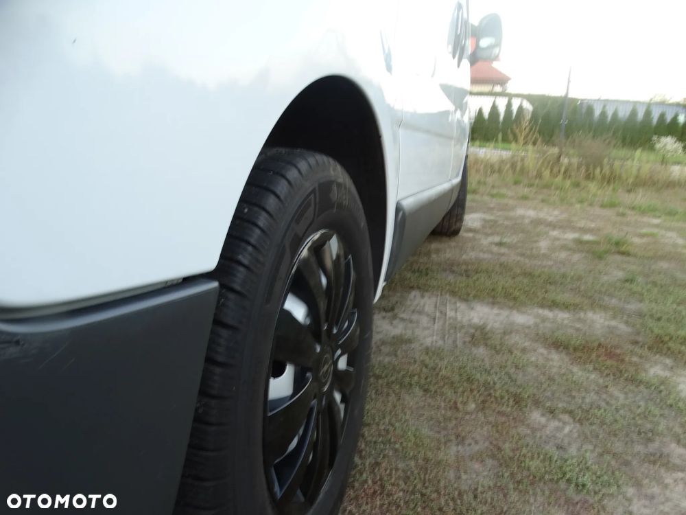 Opel Vivaro - 10