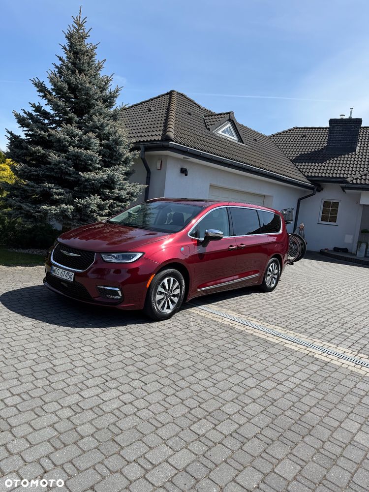 Chrysler Pacifica - 20