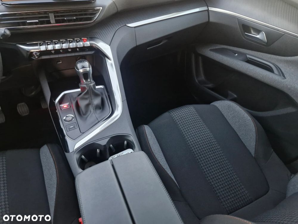 Peugeot 3008 1.2 PureTech Active S&S - 22