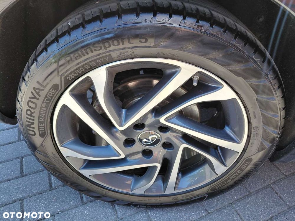 Infiniti Q30 - 9