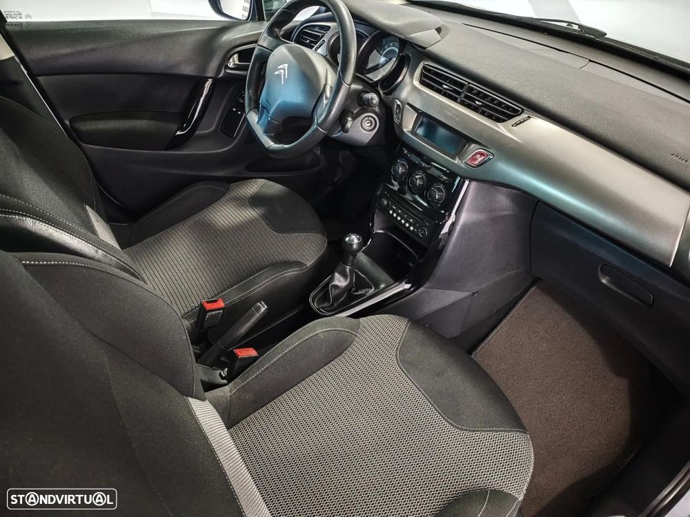 Citroën C3 1.2 PureTech Shine - 22