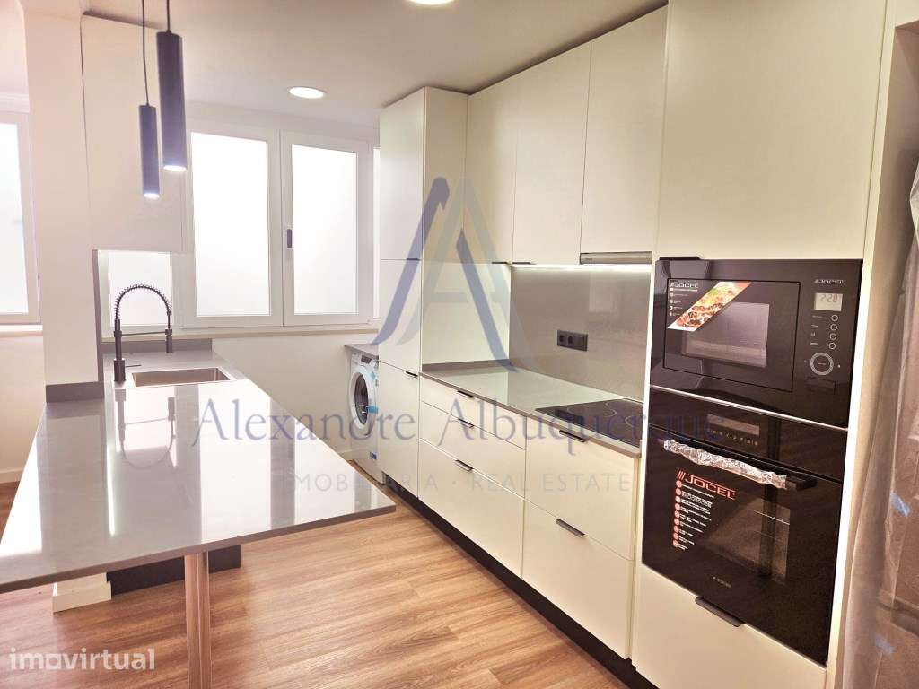 Fantástico Apartamento de 4 Assoalhadas, totalmente remodelado, na ... - Grande imagem: 2/22