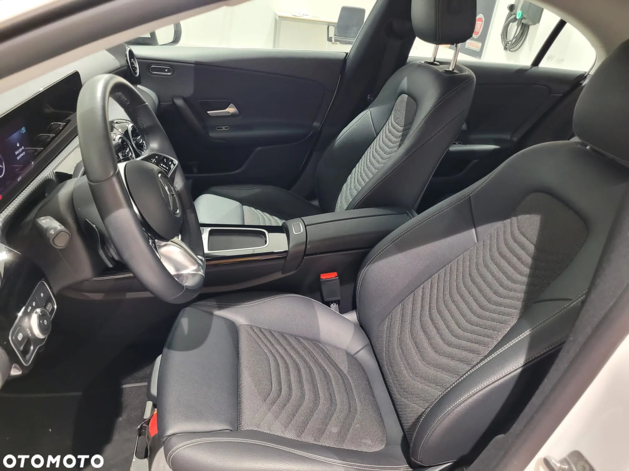 Mercedes-Benz CLA 200 7G-DCT - 10