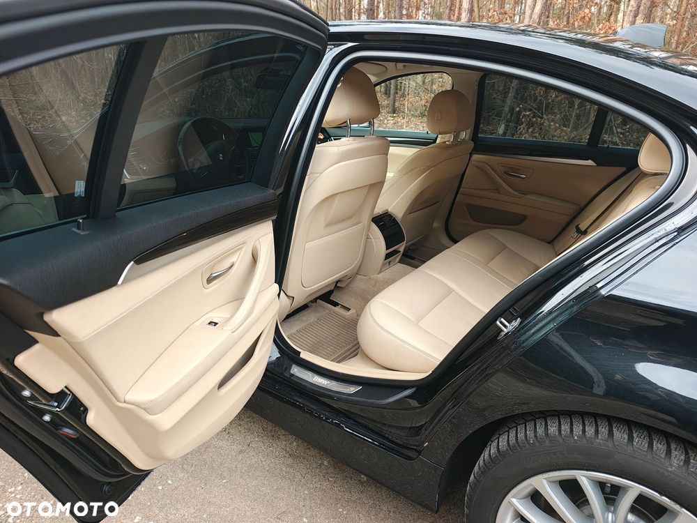 BMW Seria 5 520d xDrive - 7