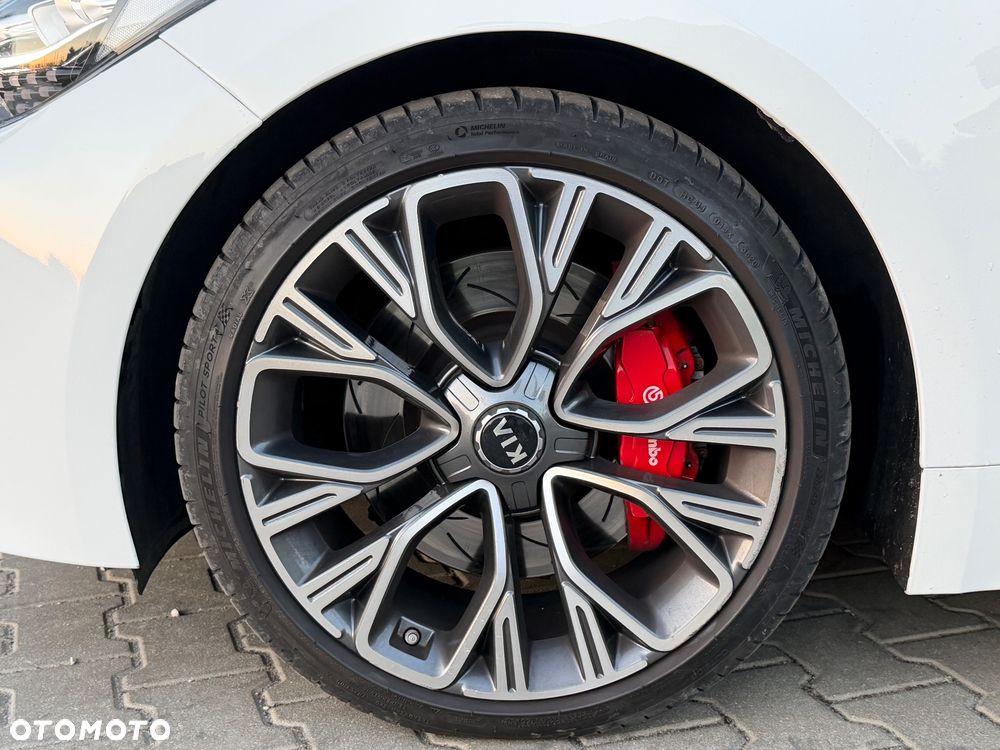 Kia Stinger 3.3 T-GDI V6 GT AWD - 25