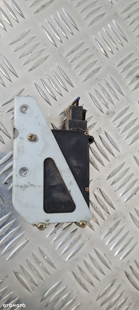 Hyundai Galloper Siłownik Nastawnik Zamka Klapy Bagażnika - 2