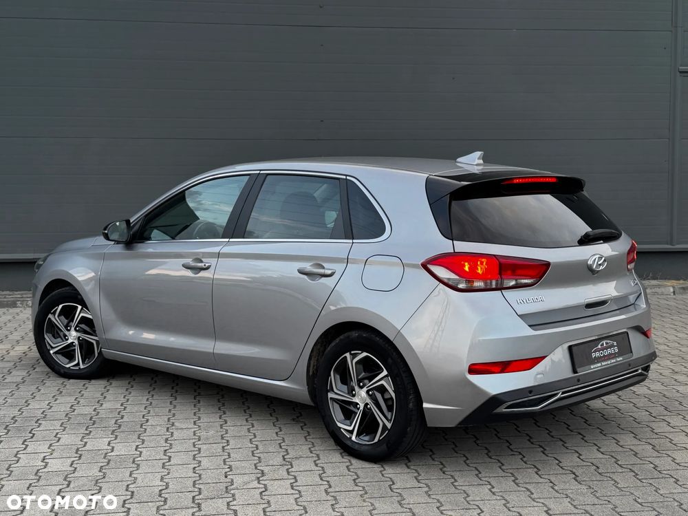 Hyundai i30 1.5 DPI Smart - 9