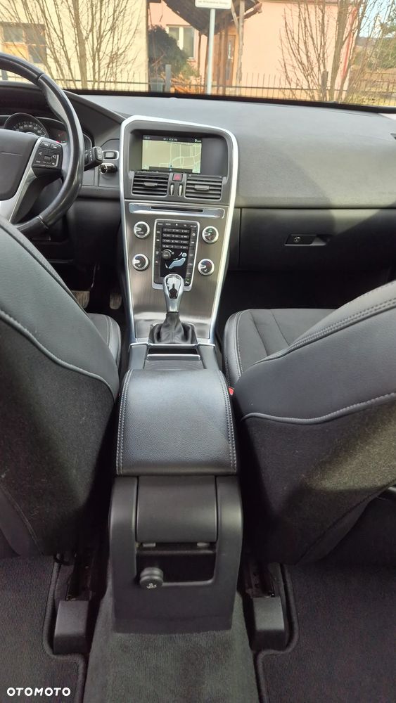 Volvo XC 60 D4 Geartronic Momentum - 18