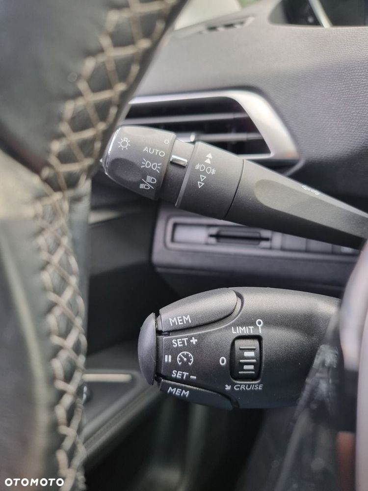 Peugeot 5008 1.2 PureTech Allure S&S - 35