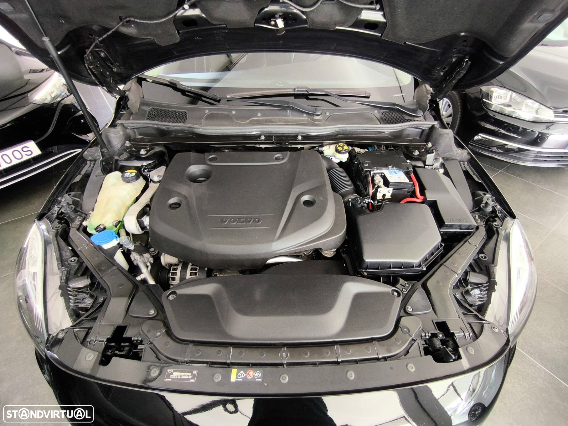 Volvo V40 2.0 D2 R-Design - 10