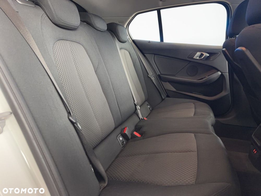 BMW Seria 1 - 17