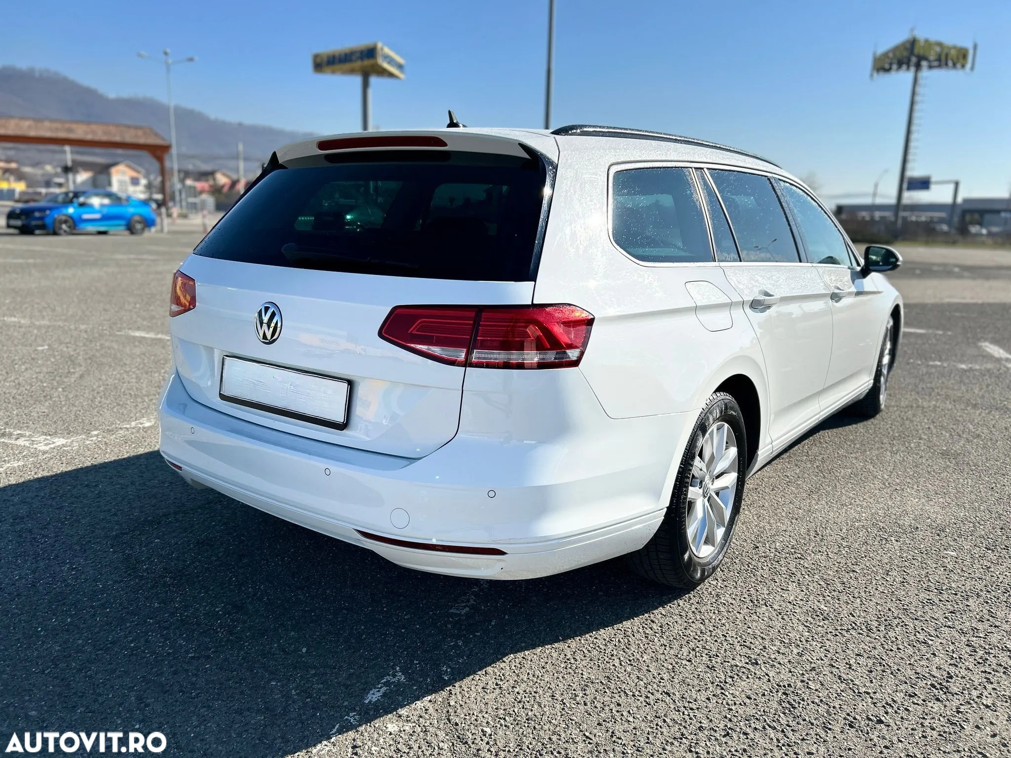 Volkswagen Passat - 2