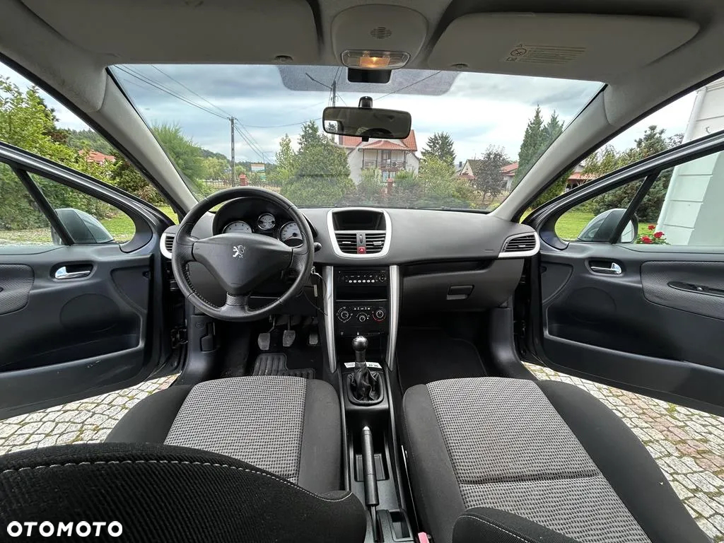 Peugeot 207 - 6