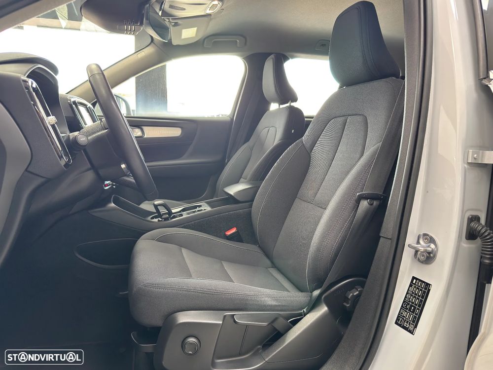 Volvo XC 40 1.5 T5 PHEV Inscription Expression — fotografia 11