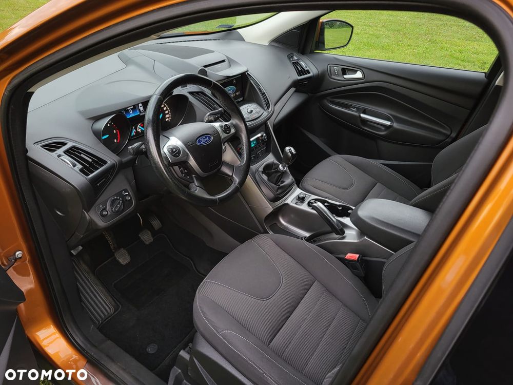 Ford Kuga - 12