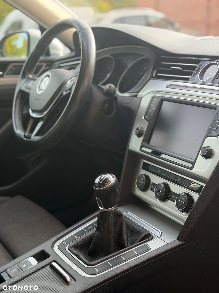 Volkswagen Passat 1.6 TDI (BlueMotion Technology) Comfortline - 41