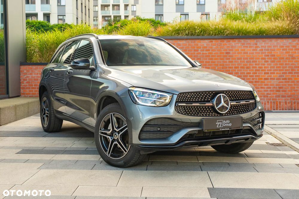 Mercedes-Benz GLC 300 e 4-Matic Business Edition - 4