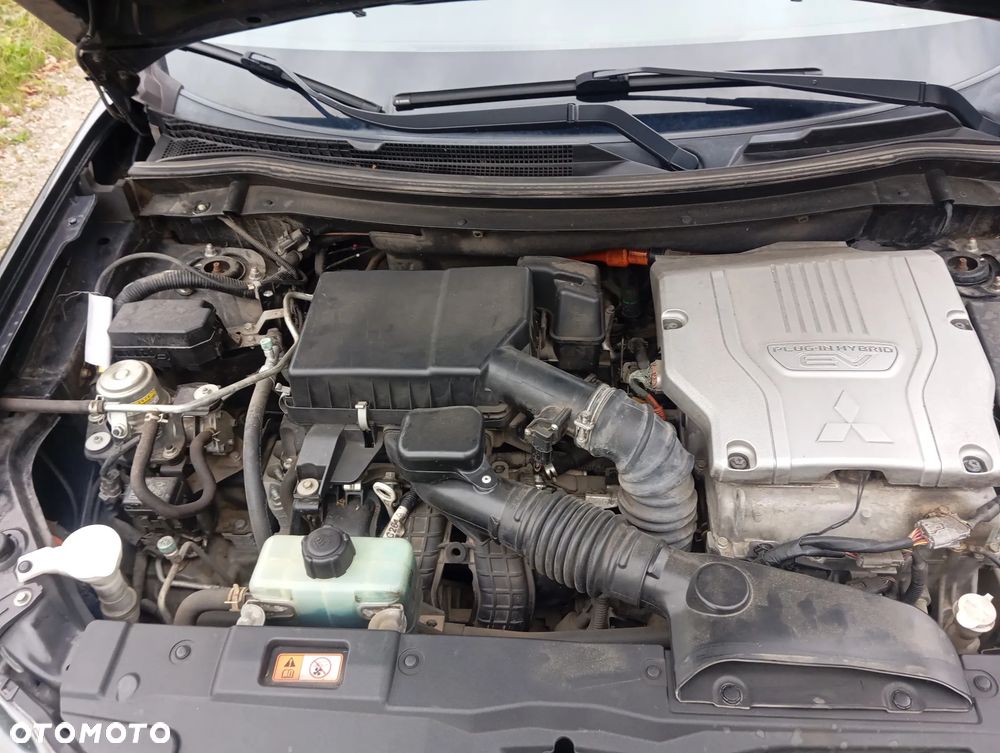 Mitsubishi Outlander Intense + - 13