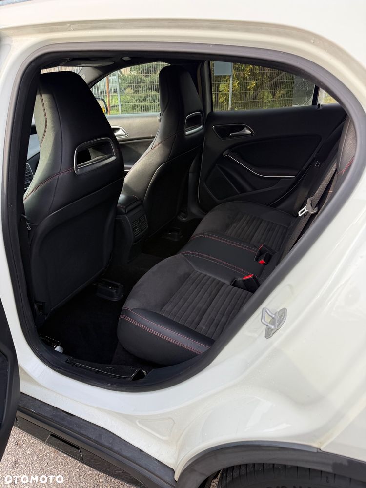 Mercedes-Benz GLA 220 CDI 4Matic 7G-DCT AMG Line - 22