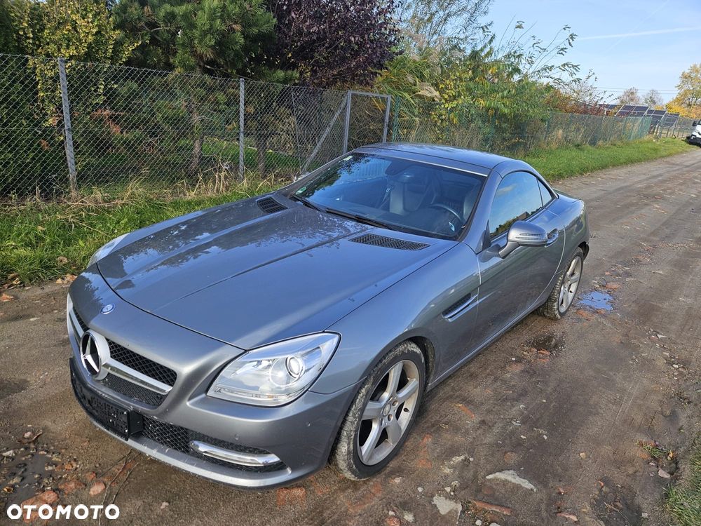 Mercedes-Benz SLK 200 CGI - 13