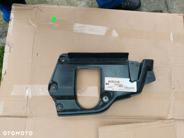 Land Cruiser 200 08-17 Osłona Dolna Nadkole R