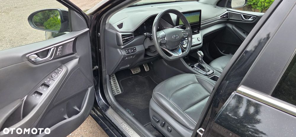 Hyundai IONIQ - 7