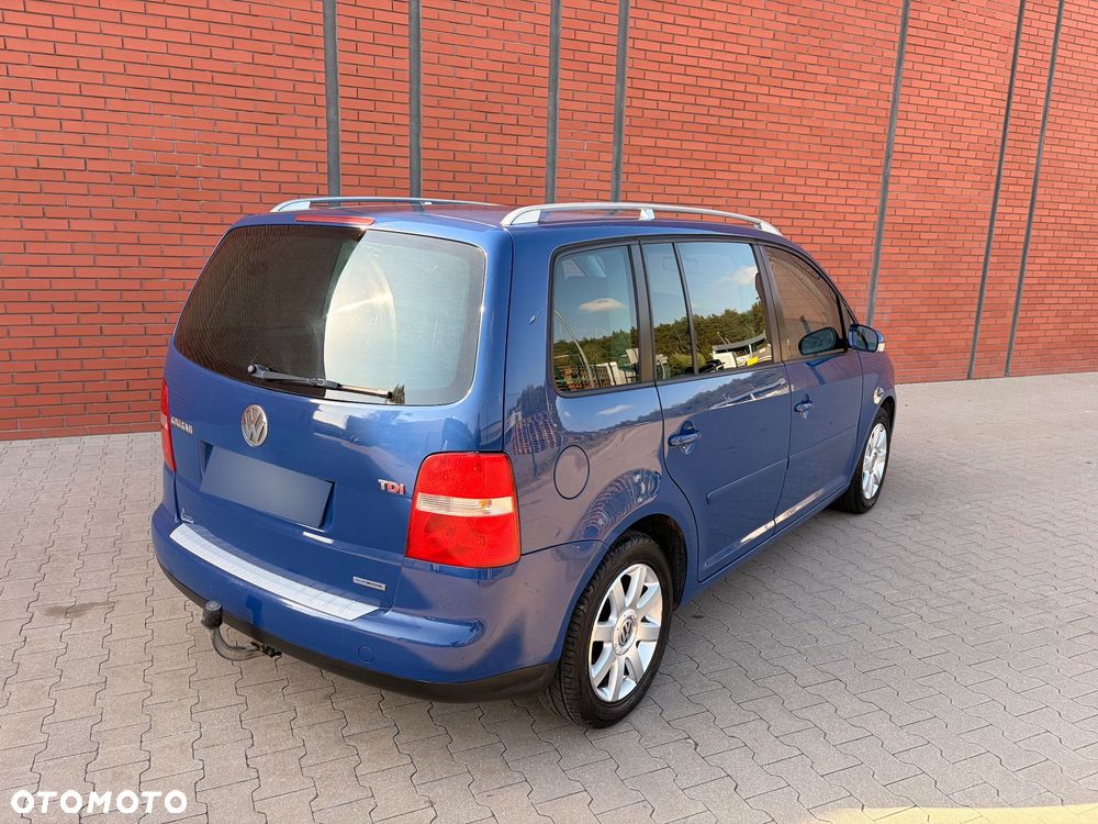 Volkswagen Touran - 4