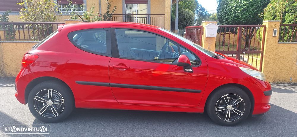 Peugeot 207 - 13