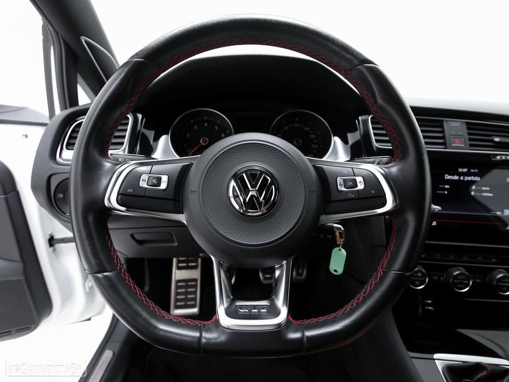 VW Golf 2.0 TSi GTi Performance - 17