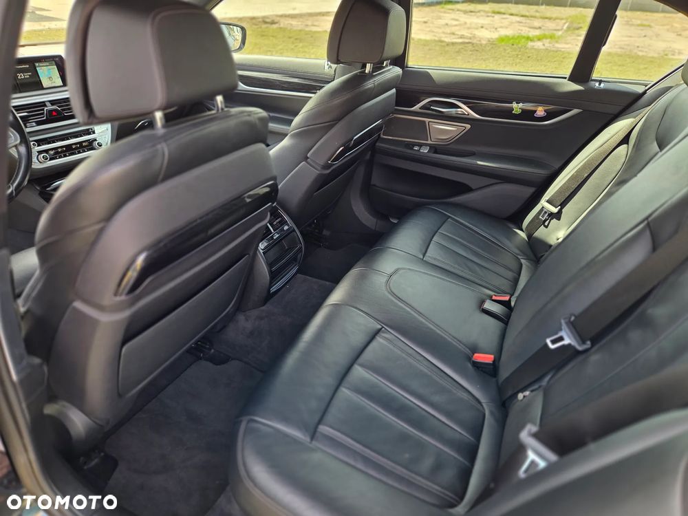BMW Seria 7 730d - 17