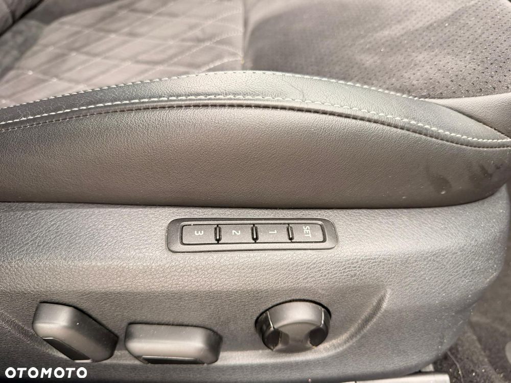 Skoda Superb 2.0 TDI SCR 4x4 Sportline DSG - 9