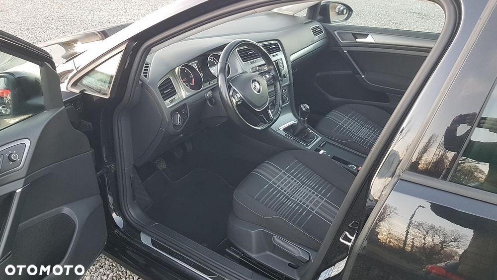 Volkswagen Golf Variant 2.0 TDI BlueMotion Technology Lounge - 23