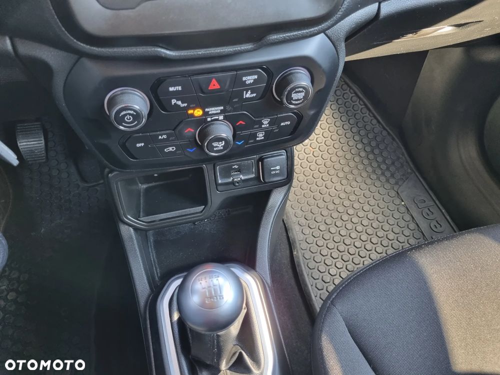 Jeep Renegade 1.0 T-GDI Limited - 29