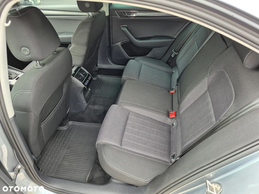 Skoda Superb 2.0 TDI SCR Style DSG - 6