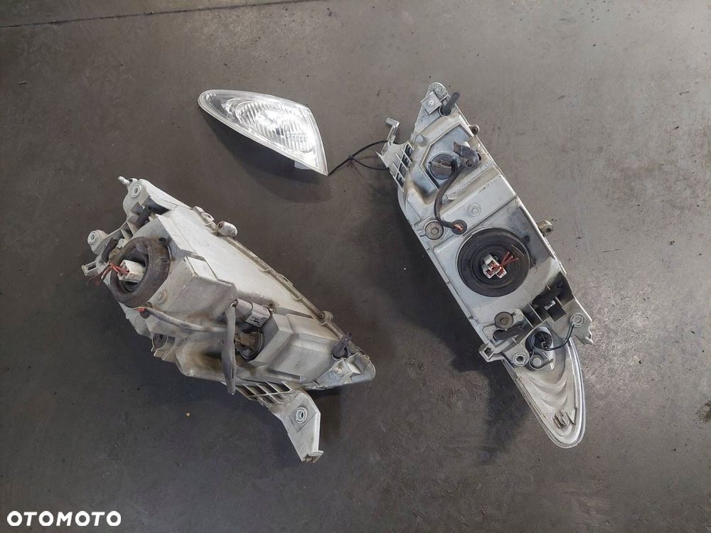 KOMPLETNY PRZÓD MASKA ZDERZAK BŁOTNIKI LAMPY MAZDA PREMACY I LIFT 22V - 3
