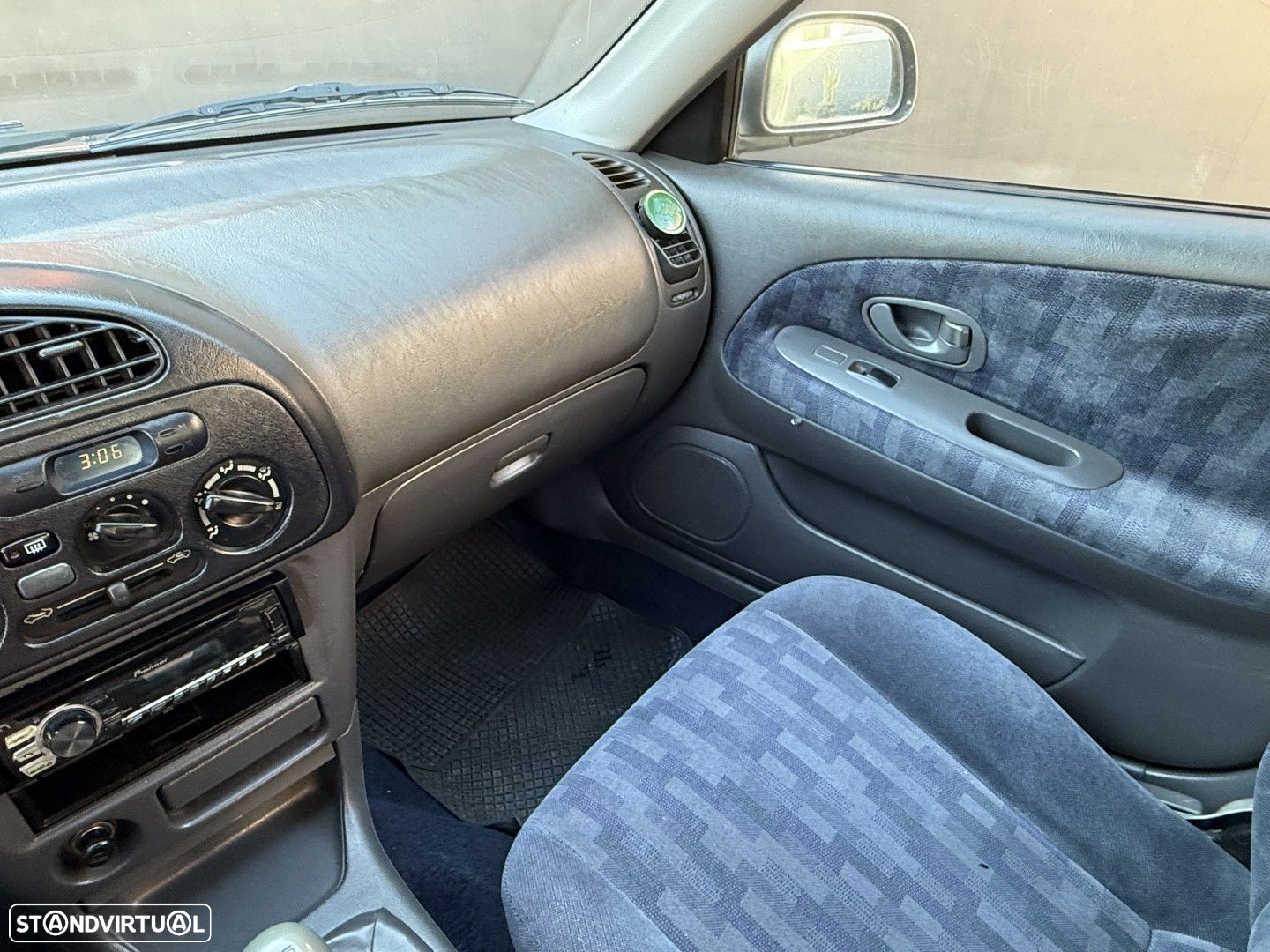 Mitsubishi Lancer 1300 GLX - 13
