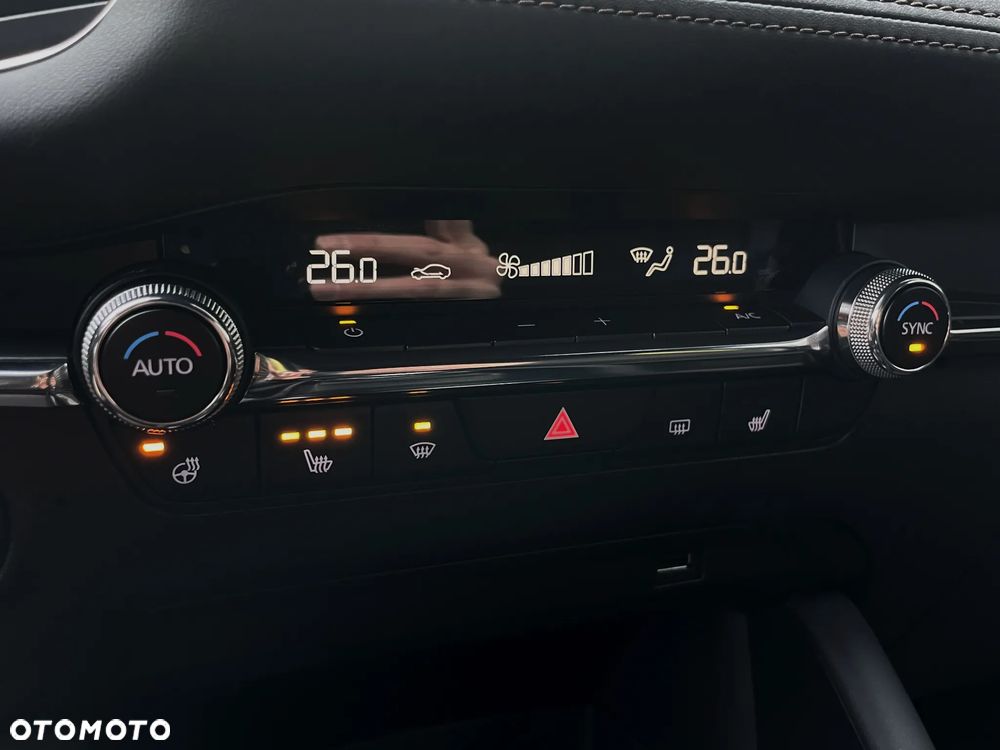 Mazda 3 e-SKYACTIV-G 2.0 M HYBRID - 28