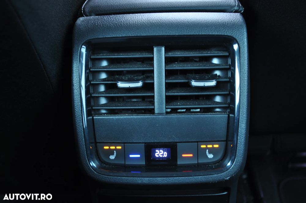 Skoda Octavia Combi 2.0 TDI DSG Ambition - 31