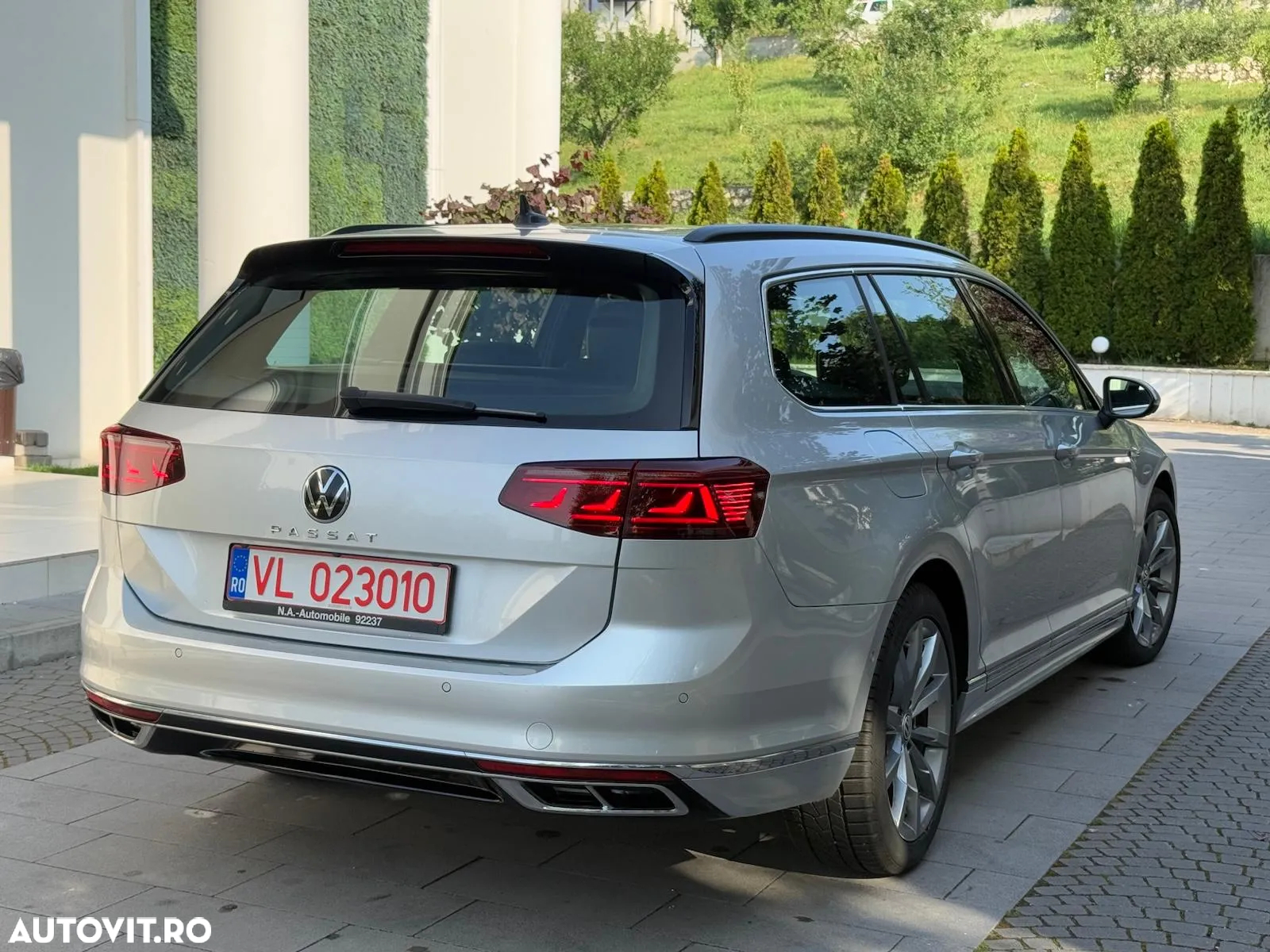 Volkswagen Passat Variant 2.0 TDI SCR DSG Business - 14