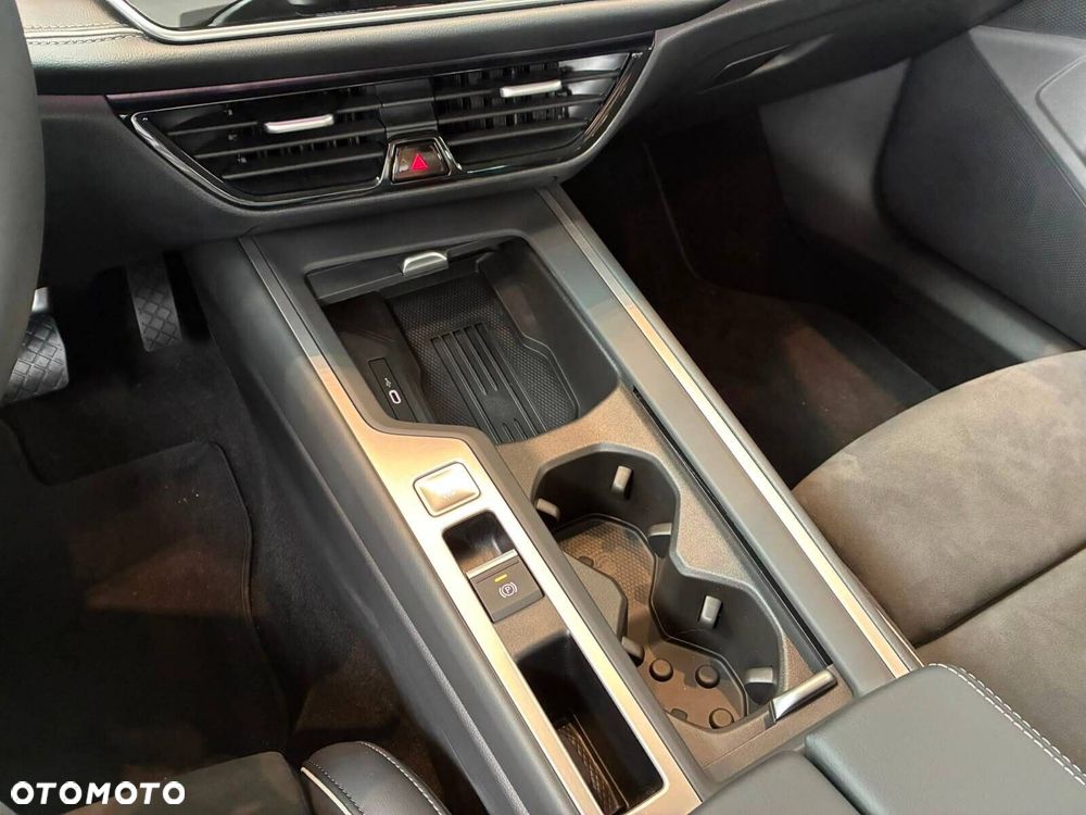 Volkswagen Passat Variant 2.0 TDI SCR Business DSG - 23