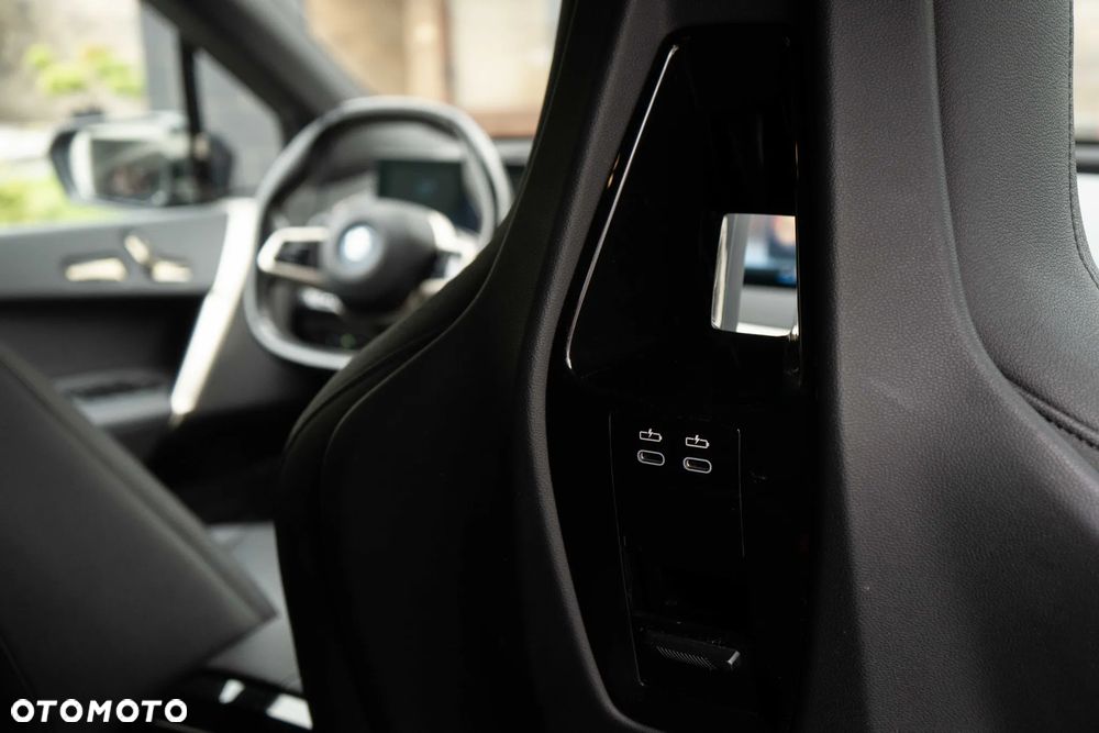 BMW iX xDrive40 76.6kWh - 21