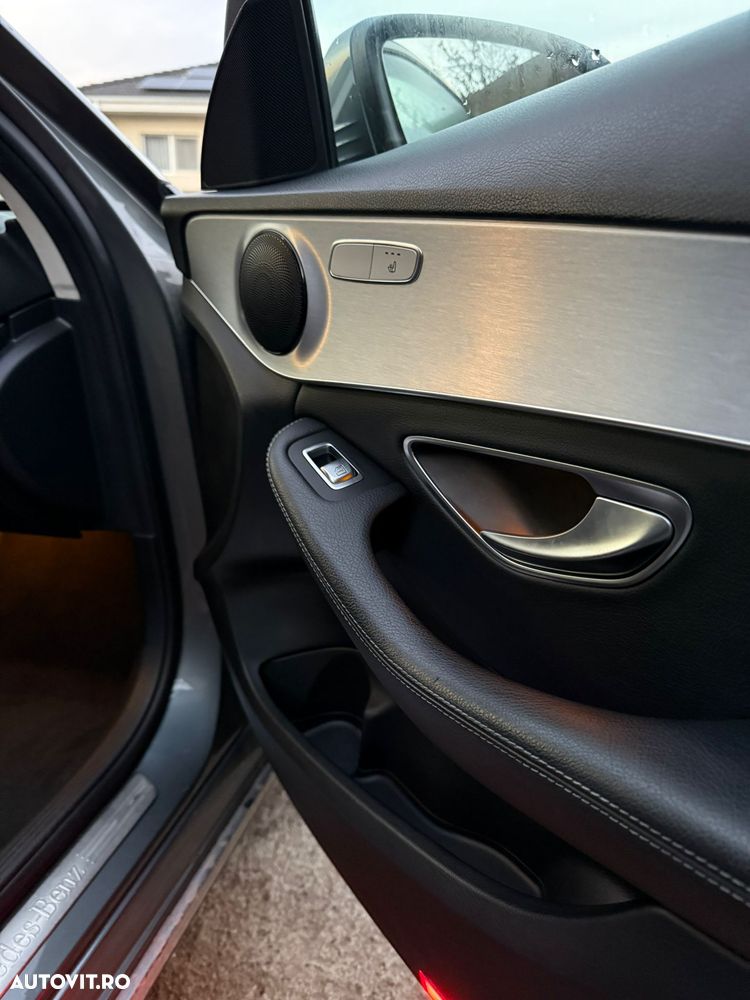 Mercedes-Benz C - 23