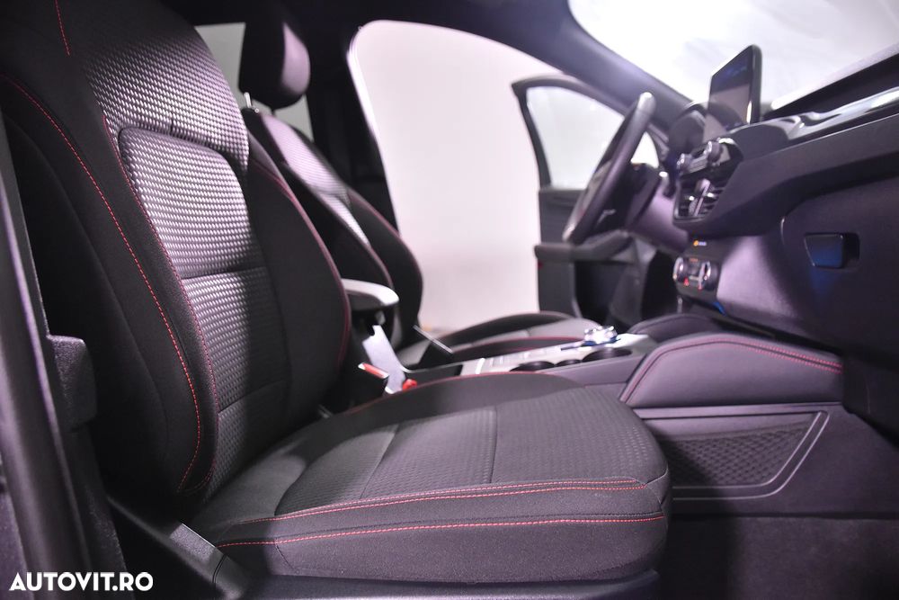 Ford Kuga - 12