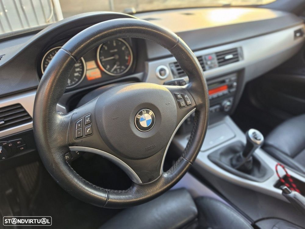 BMW 320 d EfficientDynamics Line Luxury - 12