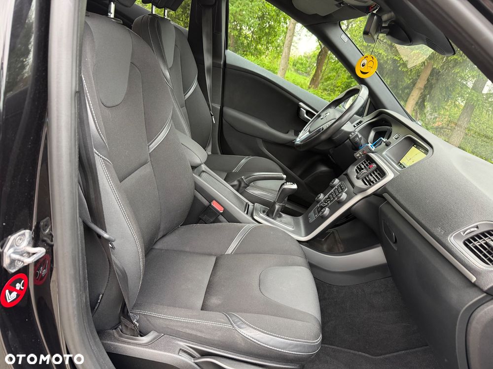 Volvo V40 D3 Momentum - 8