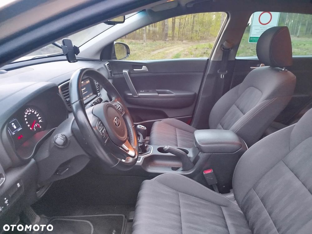 Kia Sportage 1.6 GDI Black Edition 2WD - 11
