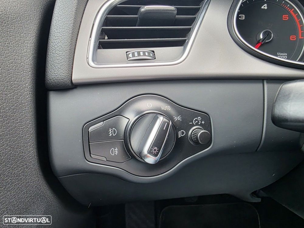Audi A4 Avant 2.0 TDI Advance - 24